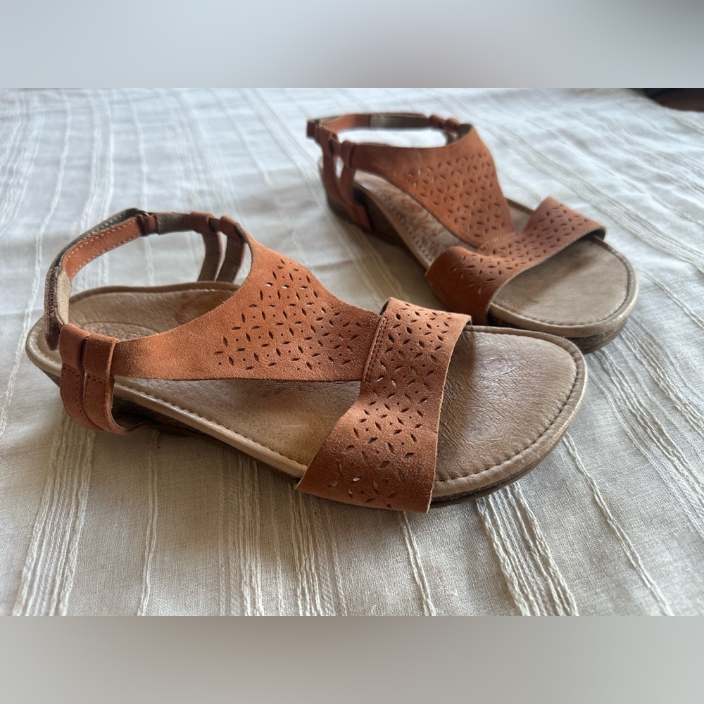 Aetrex Melanie Suede Perforated Sandal | Brown Leather Ankle Strap | Women’s 7.5